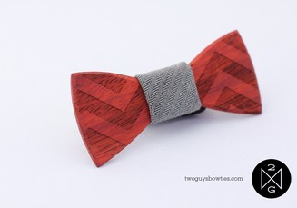 Small_harold-wooden-bowtie__68309.1352930265.1280.1280